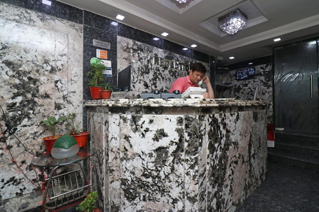 Oyo 16209 ホテル アンバル パレス Calcutta Calcutta Bara Bazar エクステリア 写真